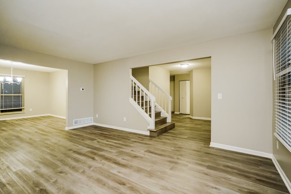 Building Photo - 1127 Crestview St