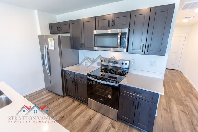 Building Photo - 1474 W Inca Dr