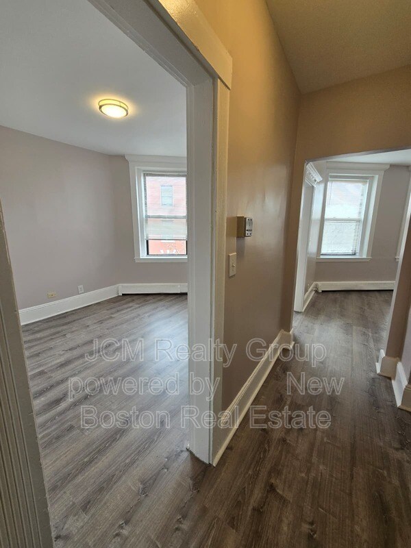 Building Photo - 124 Central Ave