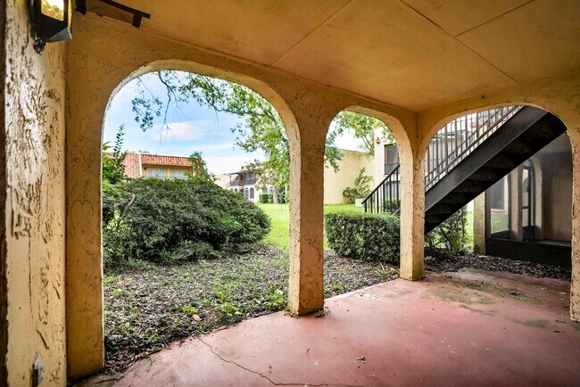 Building Photo - 3919 Bell Tower Dr
