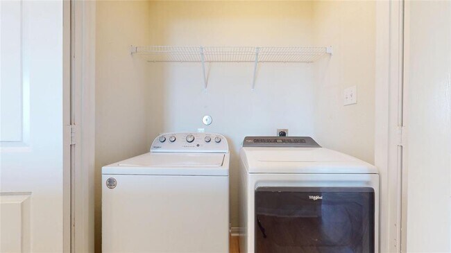 Building Photo - 2429 Regatta Ln