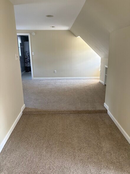 Building Photo - 3 Crimson Glory Ln