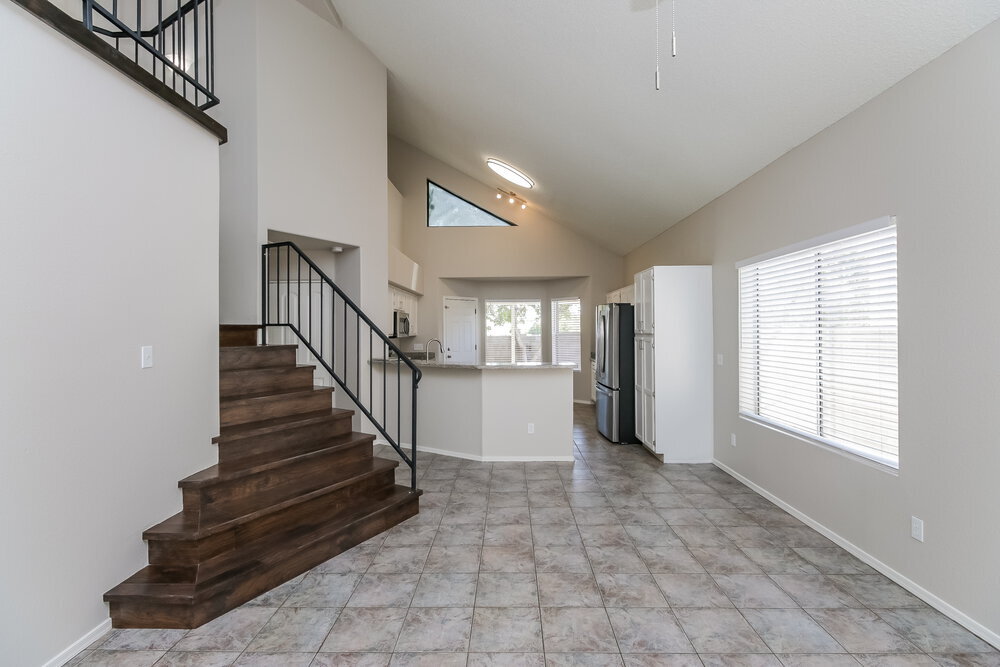 Building Photo - 441 S Maple