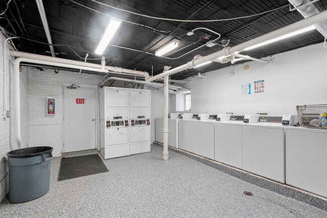 Building Photo - 3300 W Schubert Ave