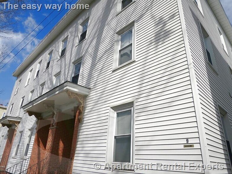 Building Photo - 13 Bristol St