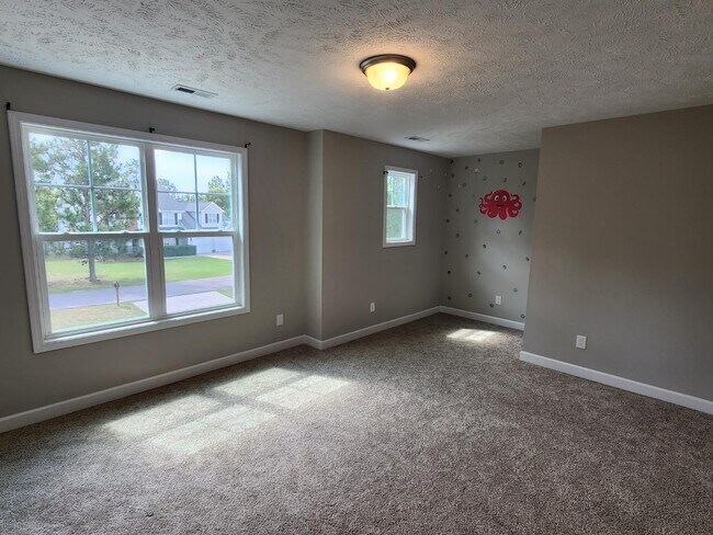 Building Photo - 111 Clearwater Harbor