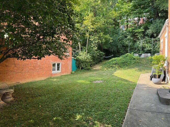 Building Photo - 1634 Otte Ave