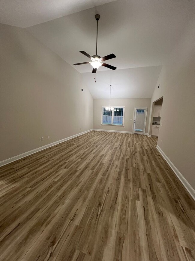 Building Photo - 3 Bed 2 Bath Home with Porches and Huge Ba...
