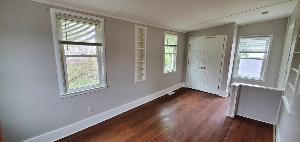 Building Photo - 510 S Academy St #2