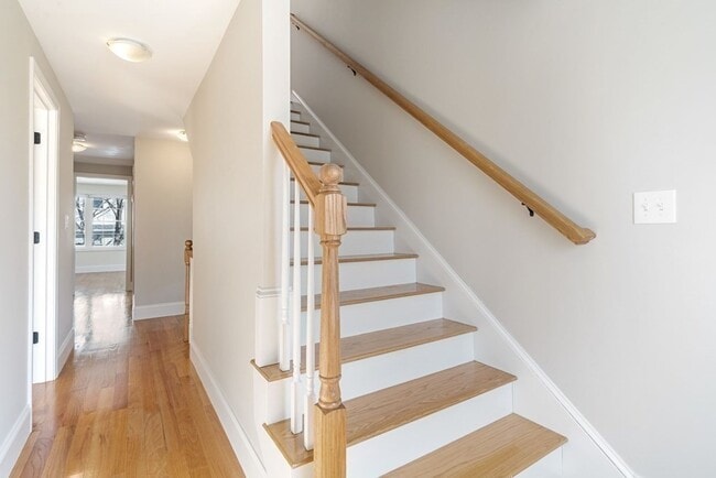 Building Photo - 220 White St