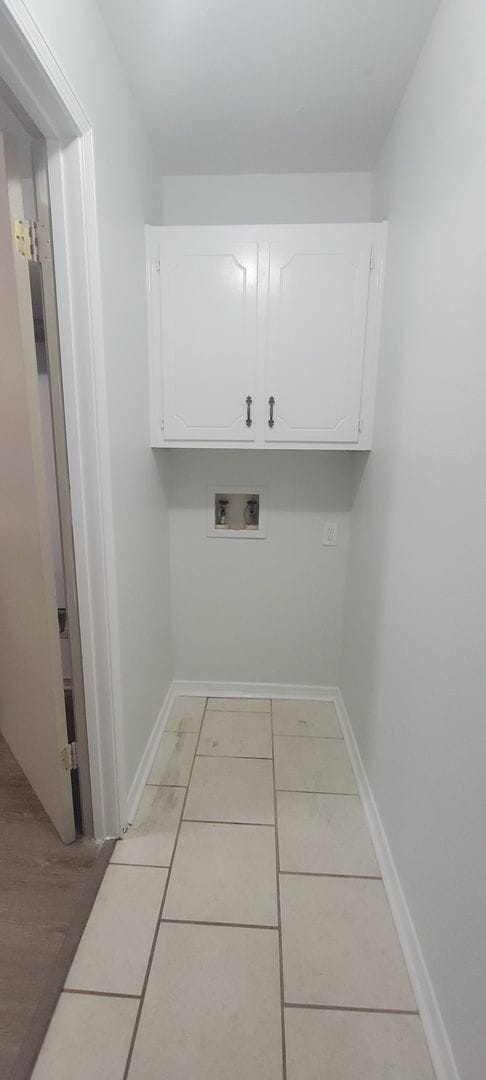 Building Photo - Beautiful 3 bedroom/2 bath with fireplace and huge covered back patio!