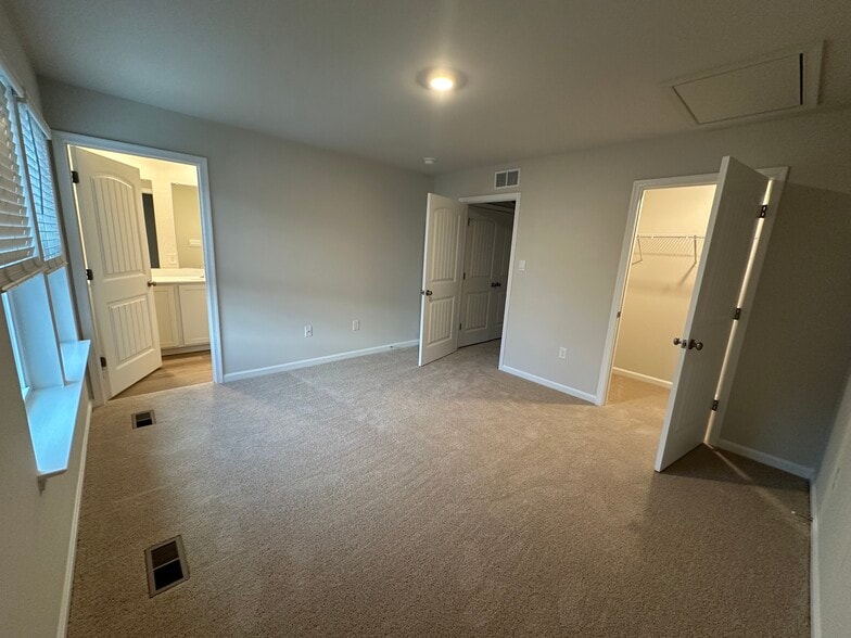 Building Photo - 10958 Farmerfield St