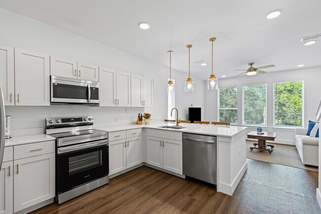 Building Photo - 3315 S University Dr