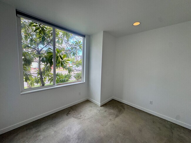 Building Photo - Beautiful West Seattle Townhome