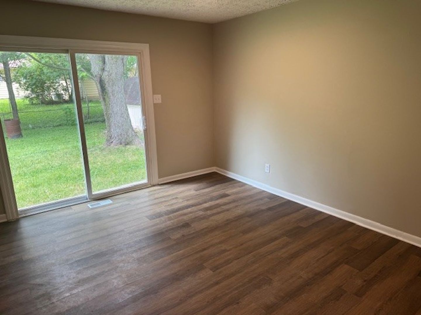 Building Photo - Beautiful Brick 3 Bedroom Home on East Side