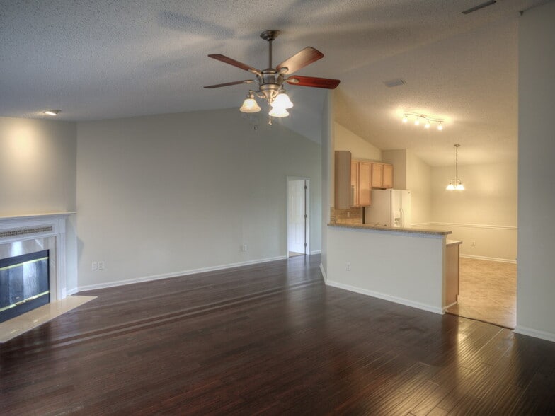 Building Photo - 3794 Blackthorn Ct