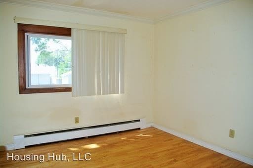 Building Photo - 804 6th St NW