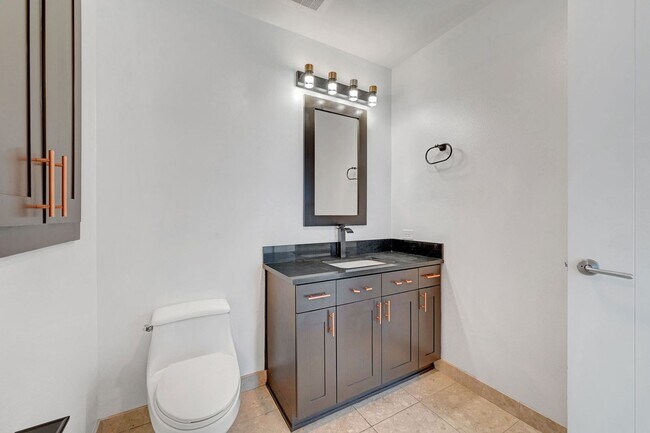 Building Photo - Panorama Towers Unit 602