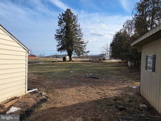 Building Photo - 2022 E Main St