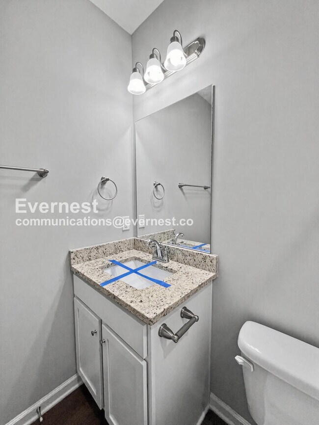 Building Photo - Limited Time Special Offer / 4 Bed, 2 Bath Home with Fenced Yard & Garage / Pet-Friendly / Vouche...