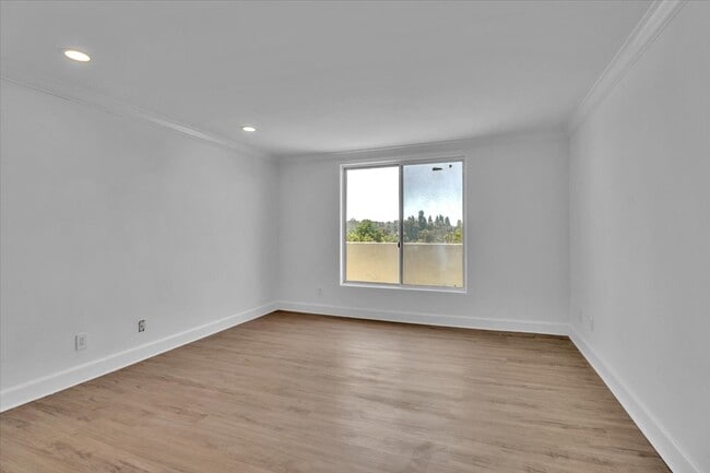 Building Photo - 390 S Sepulveda Blvd