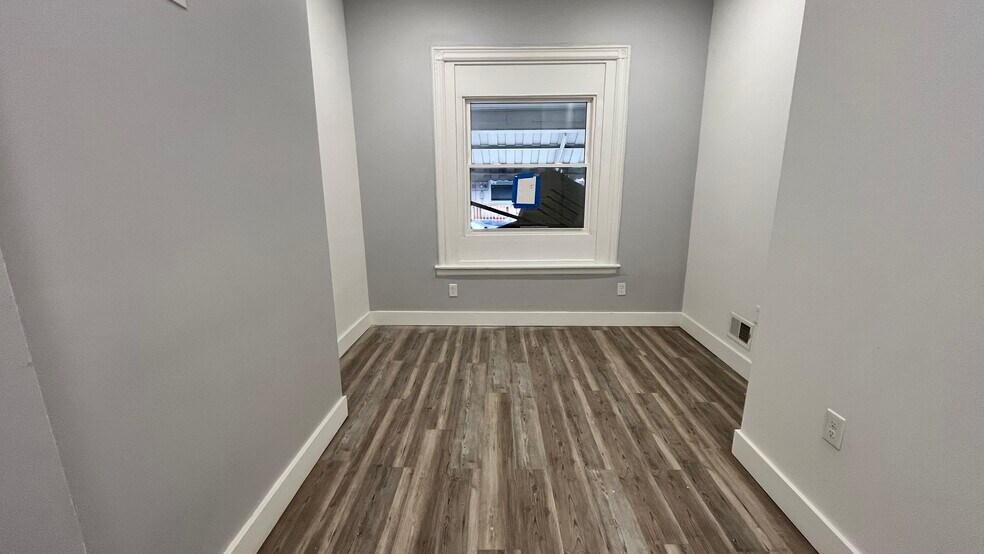Building Photo - 361 Ophelia St