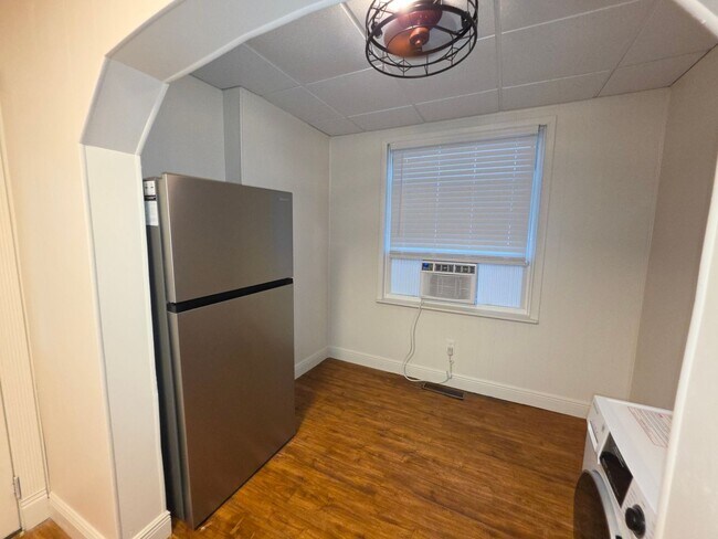 Building Photo - 202 Luella Ct