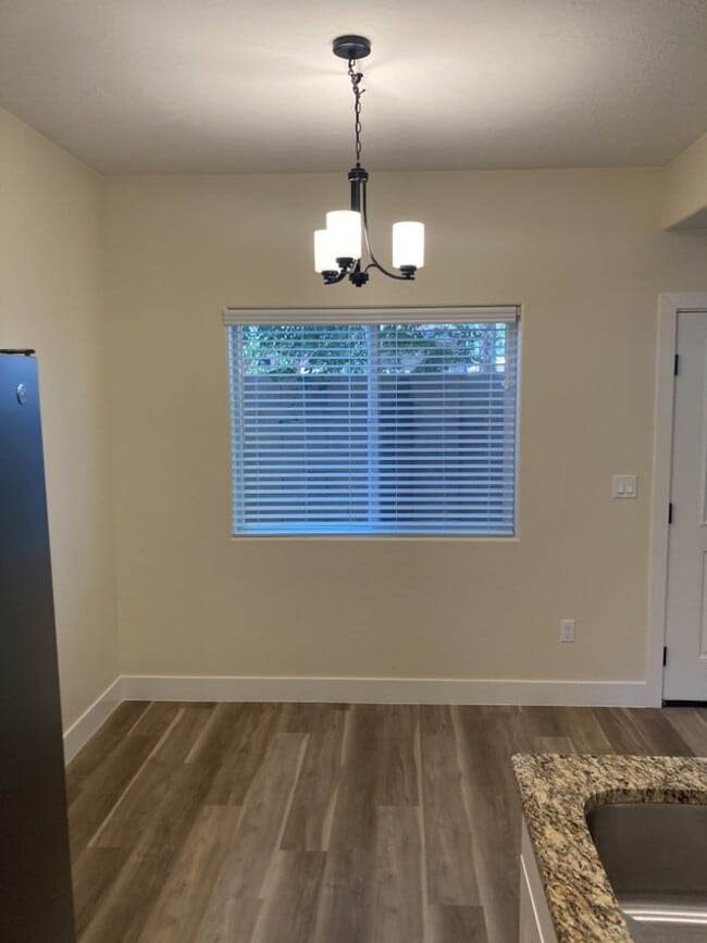 Building Photo - Move-In Discount! 2 Bedroom + Den/Office 2...