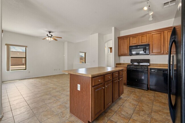 Building Photo - Nice Two-Story Family Home In Rita Ranch w...