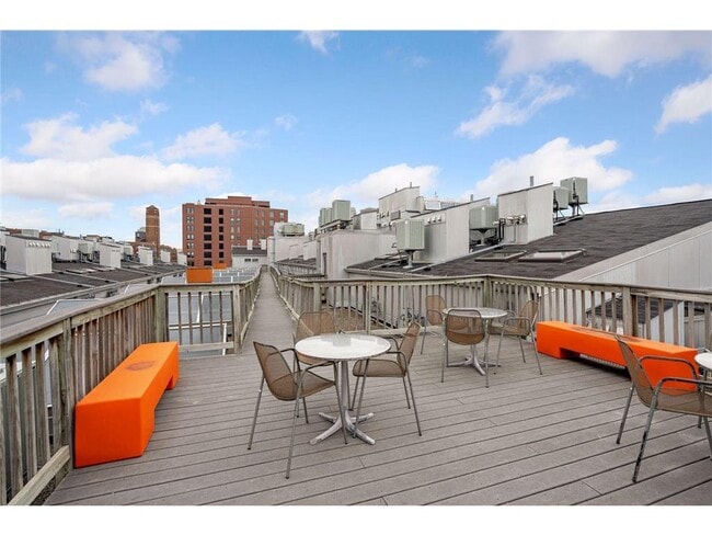 Building Photo - 801 N Washington Ave