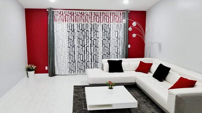 Building Photo - 19625 Sedgefield Terrace