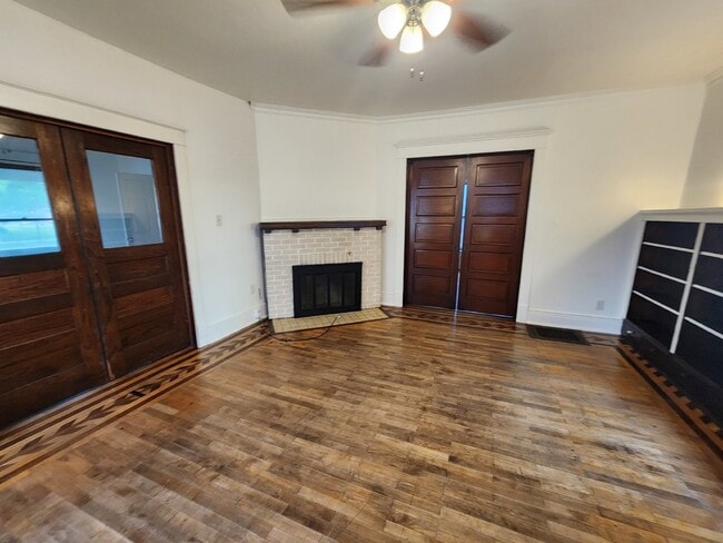 Primary Photo - 2 Kitchens & 2 Bathrooms