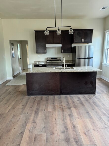 Kitchen - 2703 Hillcrest Ave