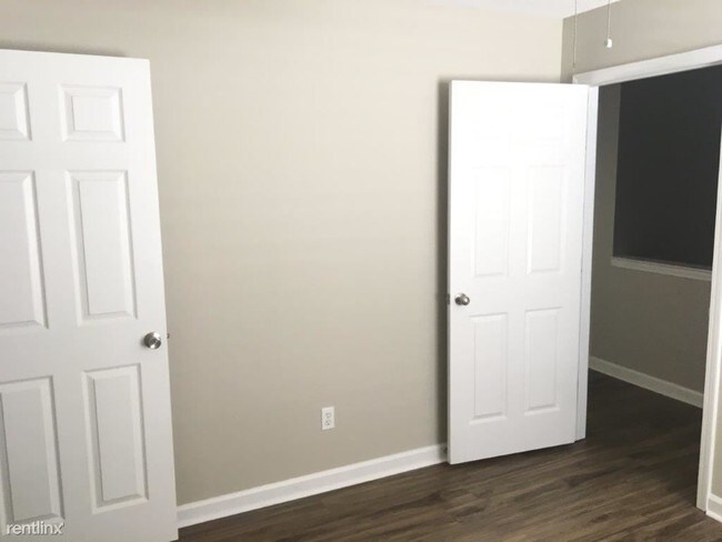 Building Photo - 10233 Sterling Ridge Dr