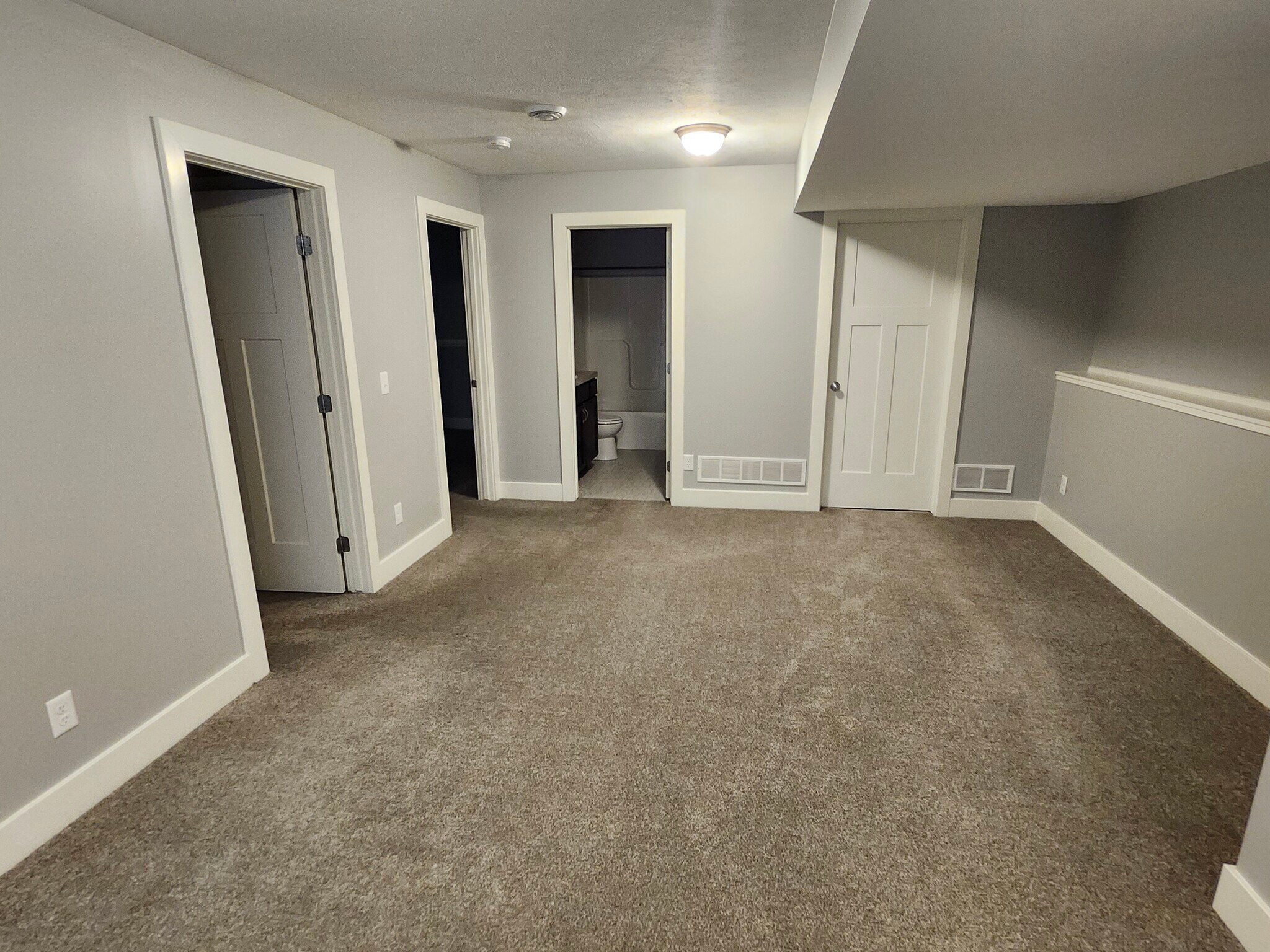 Building Photo - 798 Weatherwood Dr SE