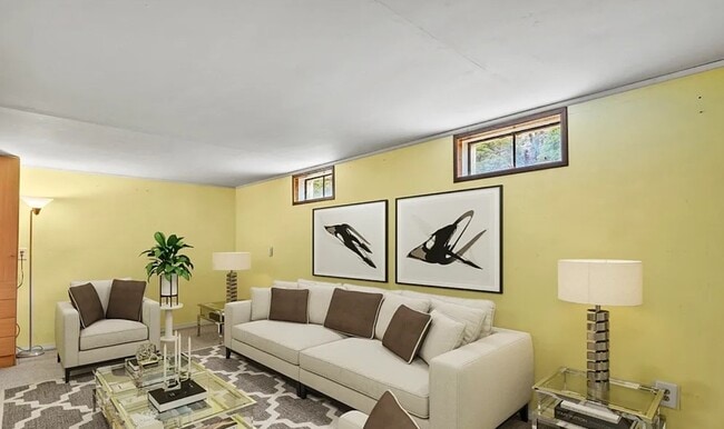 Building Photo - 1 Sierra St