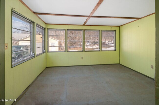 Building Photo - 232 Main St