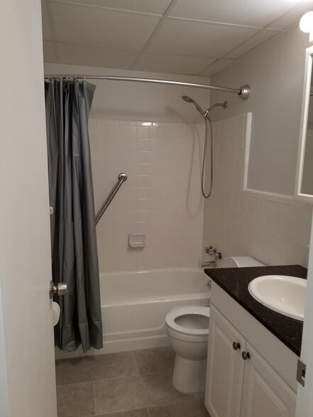 Bathroom - 8450 112th St N