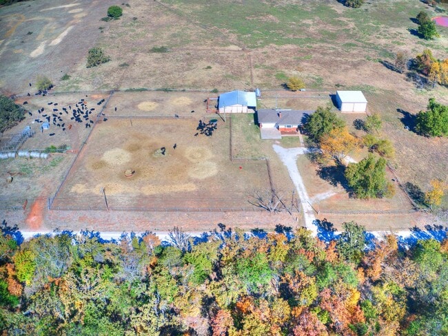 Building Photo - Beautiful 3 bed 2.5 bath home in the Country