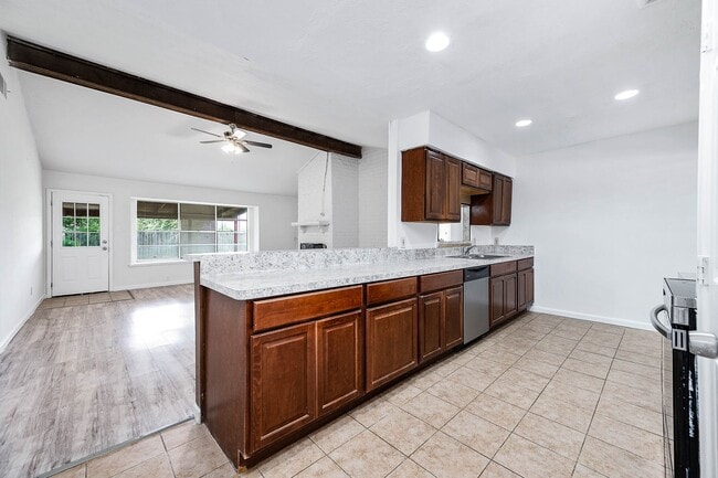 Building Photo - 13706 Towneway Dr