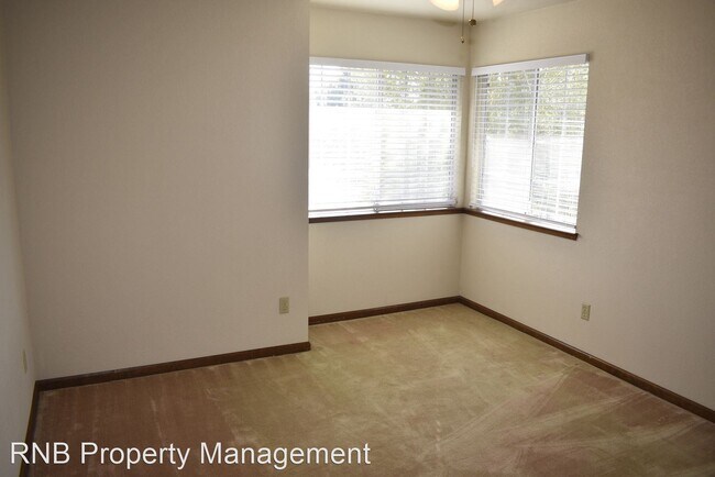 Building Photo - 3 br, 3 bath House - 5616 Bluffs Drive