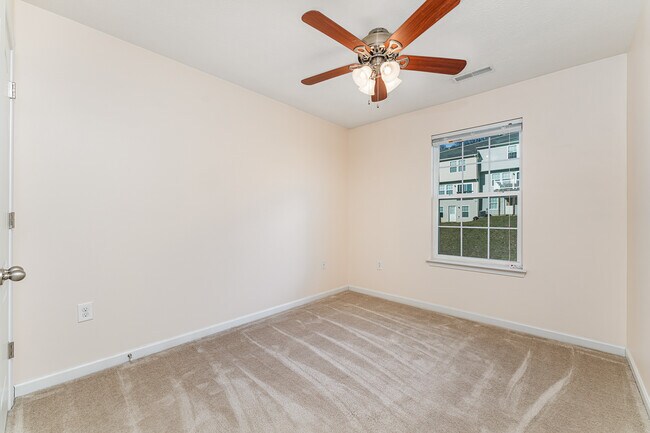 Building Photo - 243 Raven Run