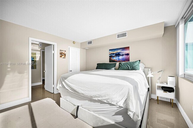 Building Photo - 7135 Collins Ave