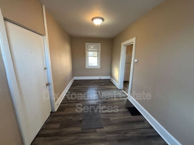 Building Photo - 1041 Fairview Ave