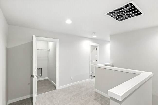 Building Photo - Brand New Townhome in Pleasant Valley Vill...