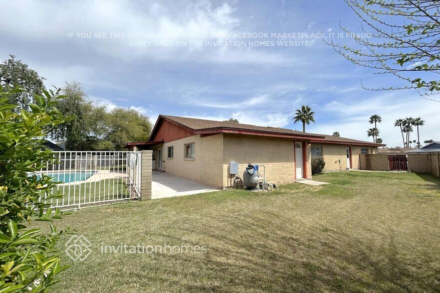 Building Photo - 8332 N 50th Dr