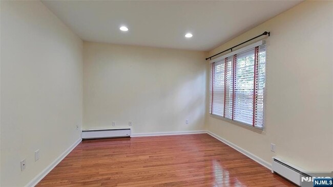 Building Photo - 8 Sewall Ave