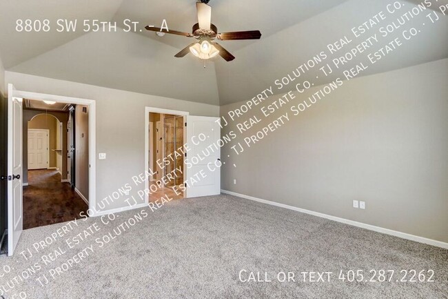 Building Photo - Two bedroom cottage in OKC!