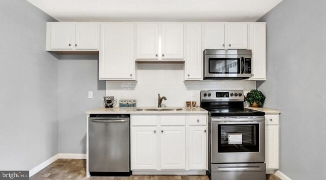 Building Photo - Coming Soon in June! Single Family Home in York Suburban Schools!