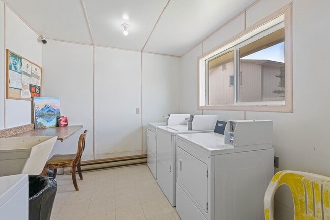 Building Photo - 171 ID-28